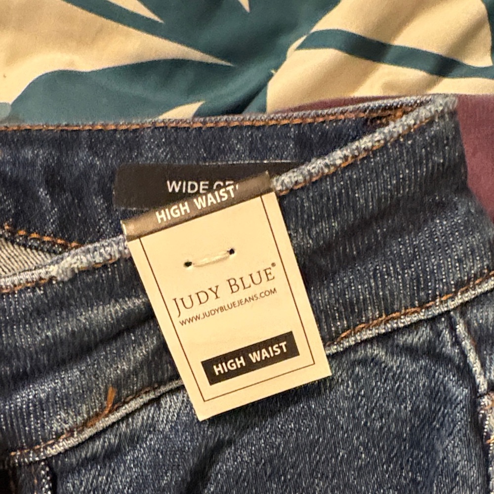 Women's Blue Jeans - Picture 5 of 9